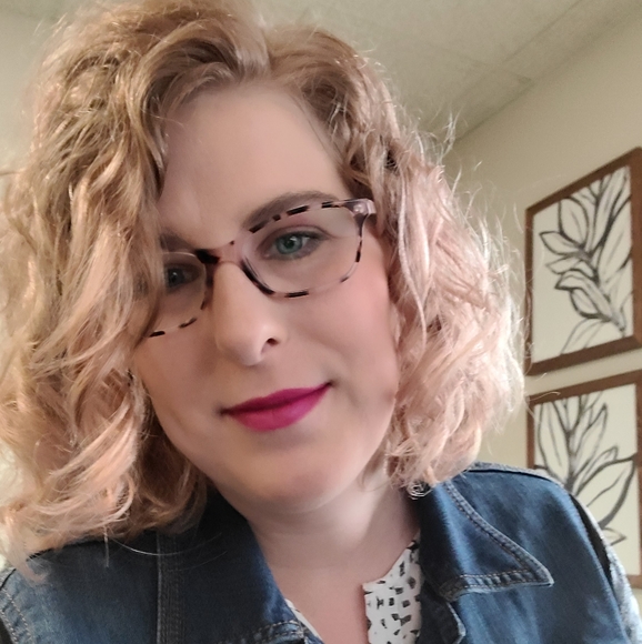 Meet your Posher, Marie - Picture 2 of 2